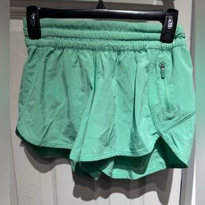 Lululemon tracker shorts 6 and seem 3 inches excellent condition